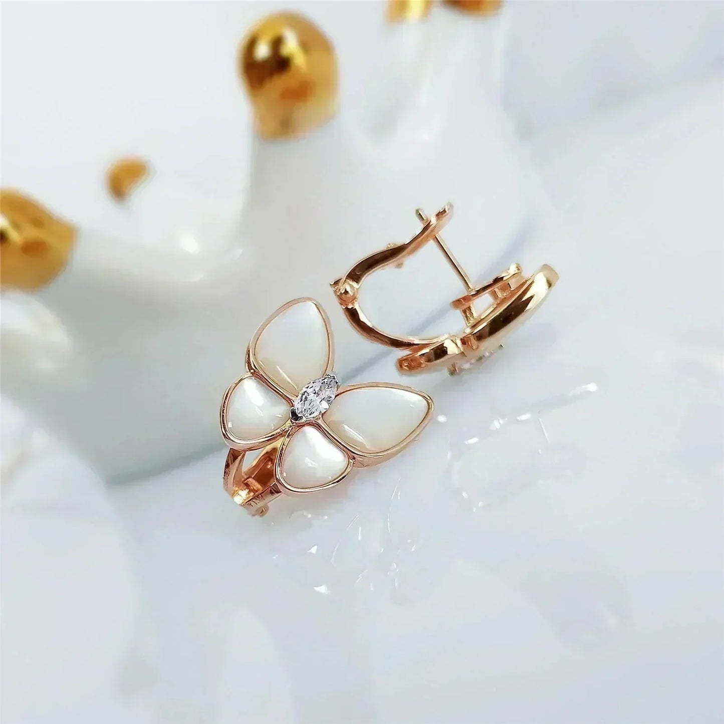 [vivabelle]BUTTERFLY MOP DIAMOND EARRINGS