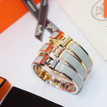 [vivabelle]H LIGHT BLUE BRACELET