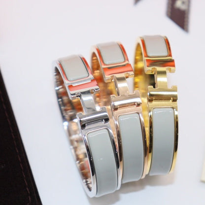 [vivabelle]H LIGHT BLUE BRACELET