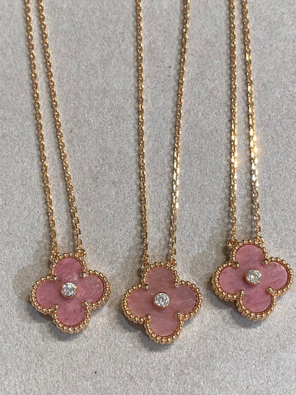 [vivabelle]CLOVER 15MM DIAMOND RHODONITE NECKLACE