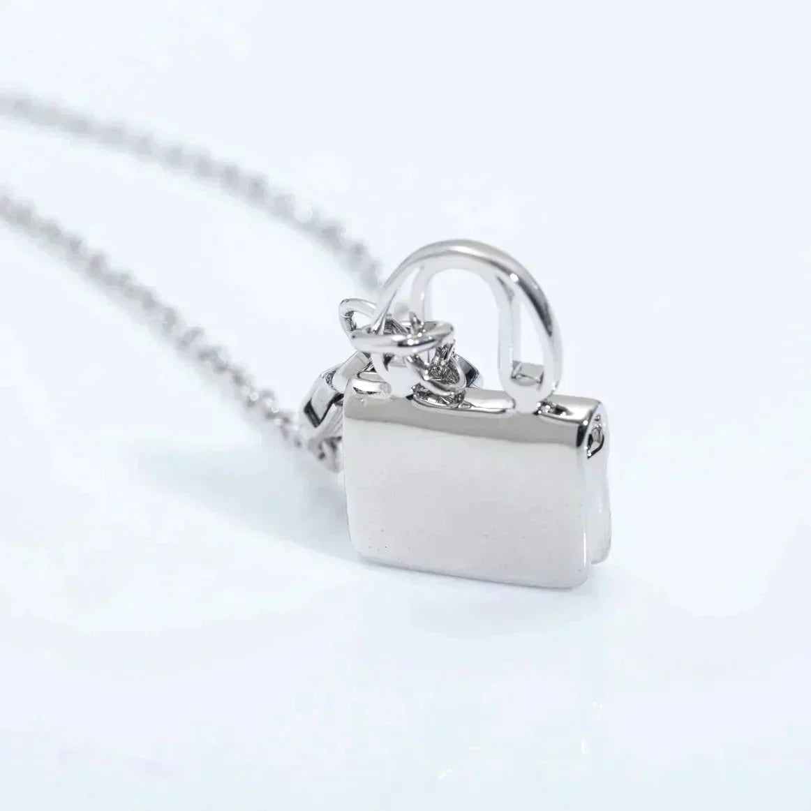 [vivabelle]AMULETTE PEDANT SILVER NECKLACE