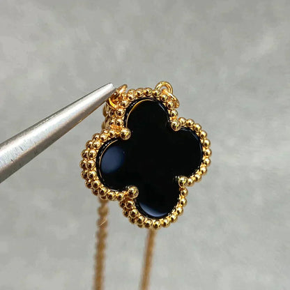 [vivabelle]CLOVER 15MM BLACK ONYX SINGLE FLOWER NECKLACE