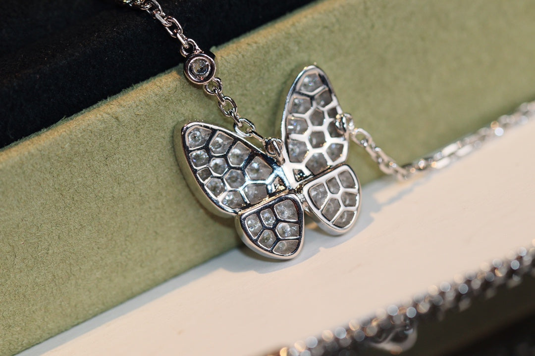 [vivabelle]BUTTERFLY DIAMOND NECKLACE