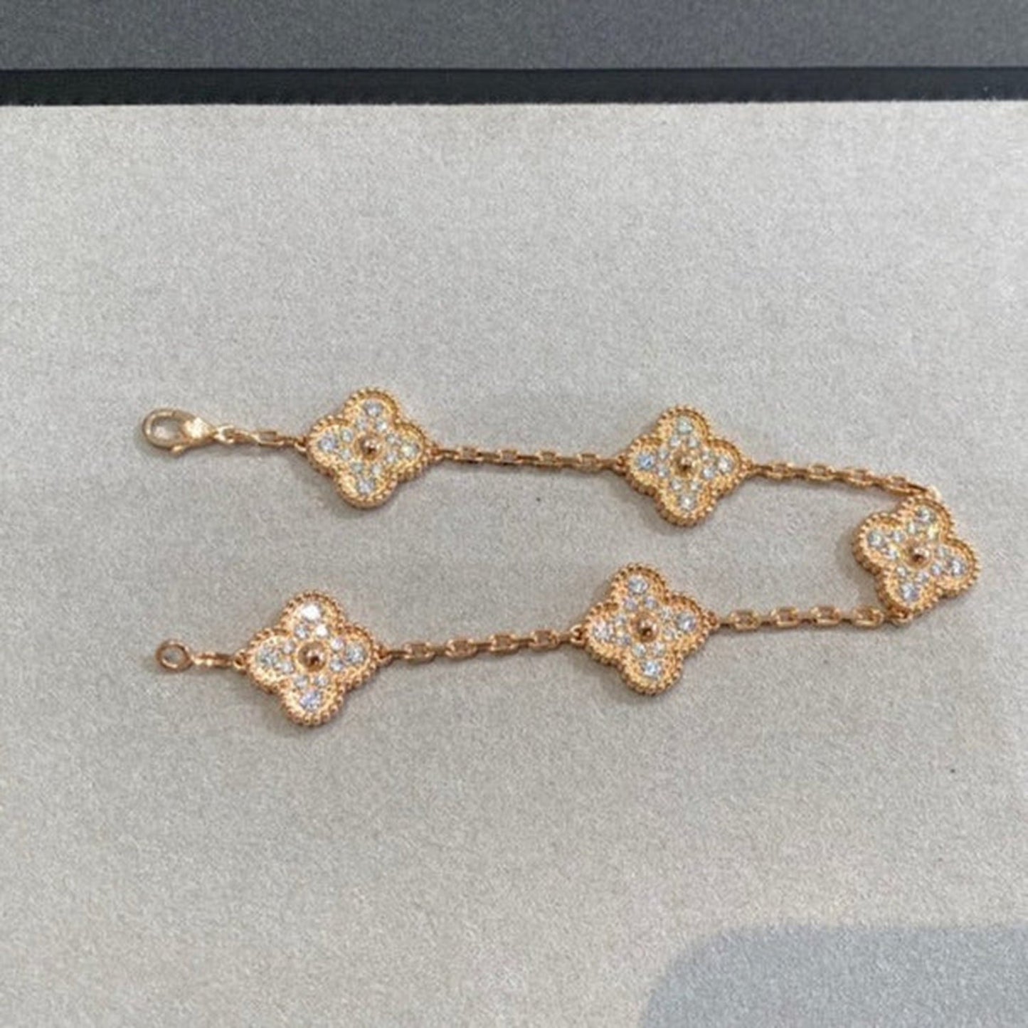 [vivabelle]CLOVER 5 MOTIFS  FULL DIAMOND BRACELET