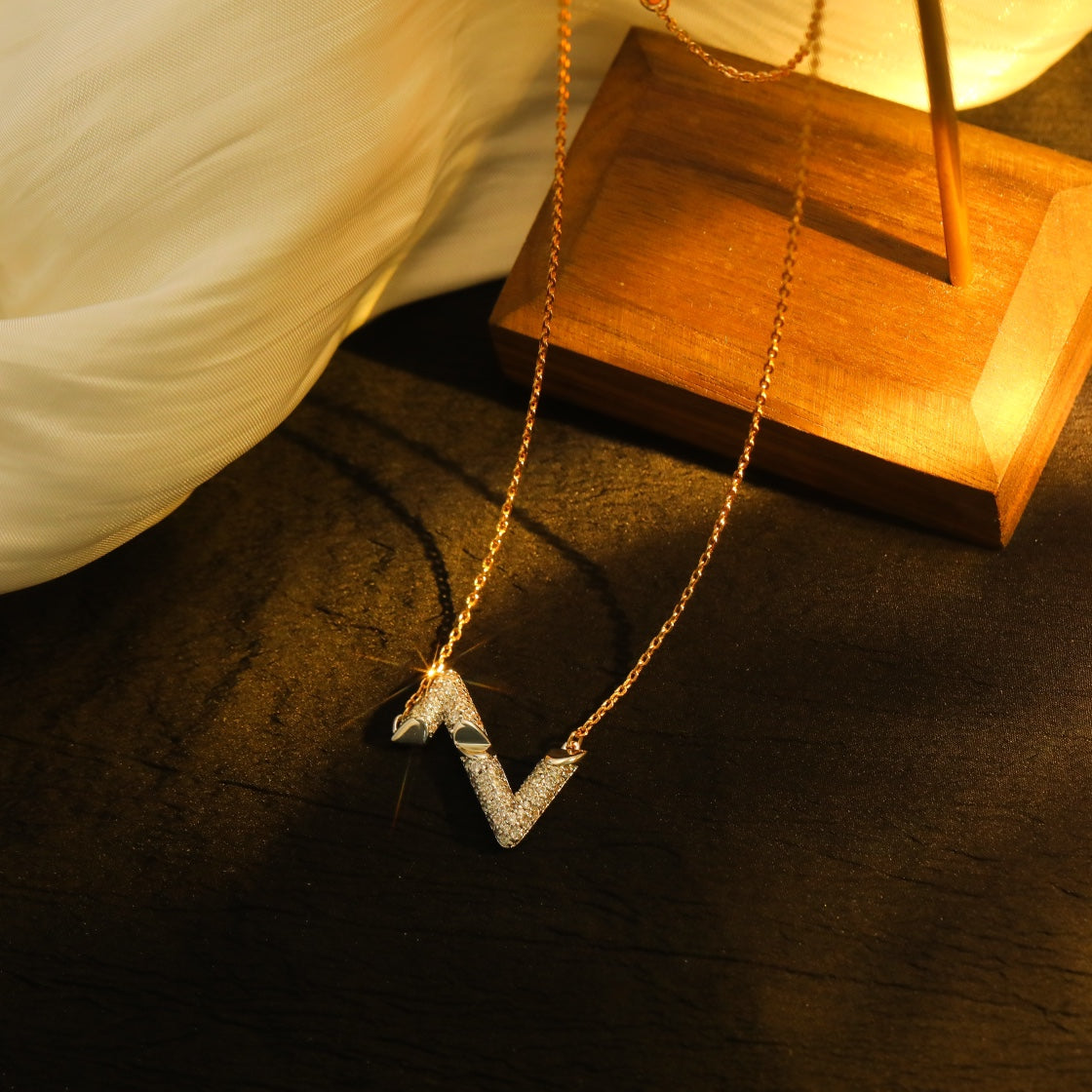 [vivabelle]VOLT SILVER DIAMOND PEDANT NECKLACE