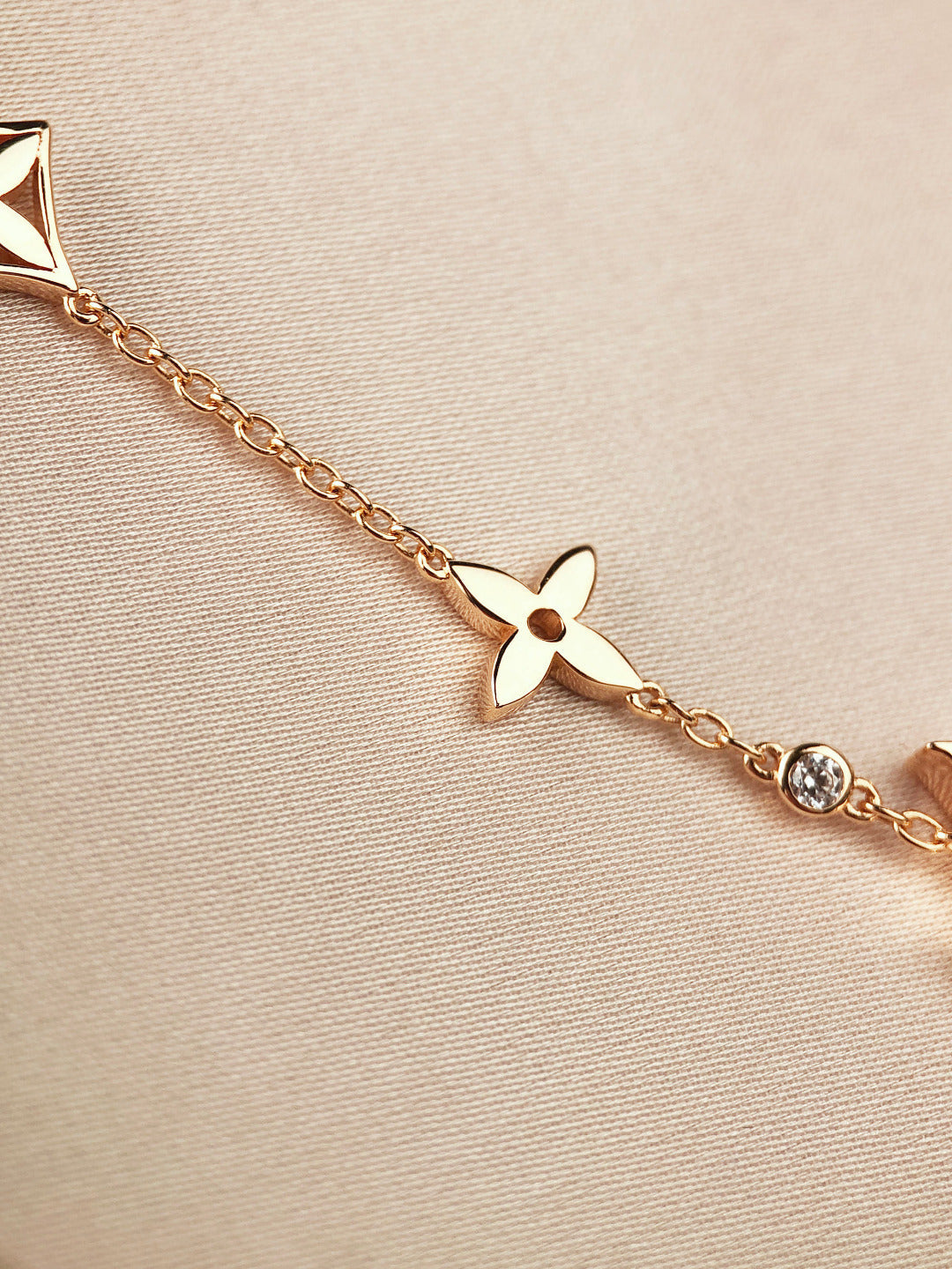 [vivabelle]STAR AND SUN 7 MOTIFS GOLD BRACELET