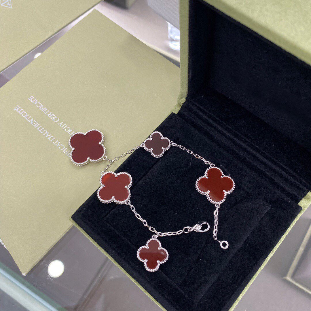 [vivabelle]CLOVER 5 MOTIFS SIVLER CARNELIAN BRACELET