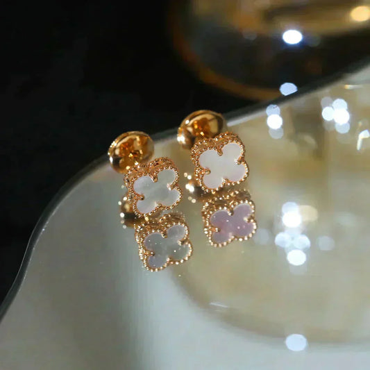 [vivabelle]CLOVER MINI 9.5MM WHITE MOP EARRINGS