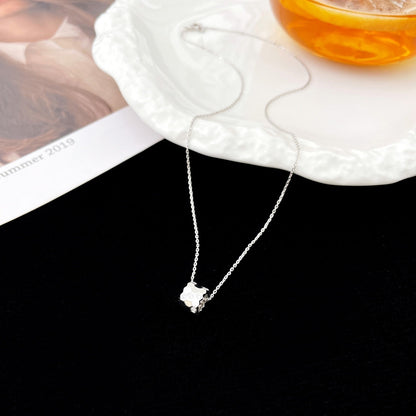 [vivabelle]BEE MINI PEDANT DIAMOND NECKLACE
