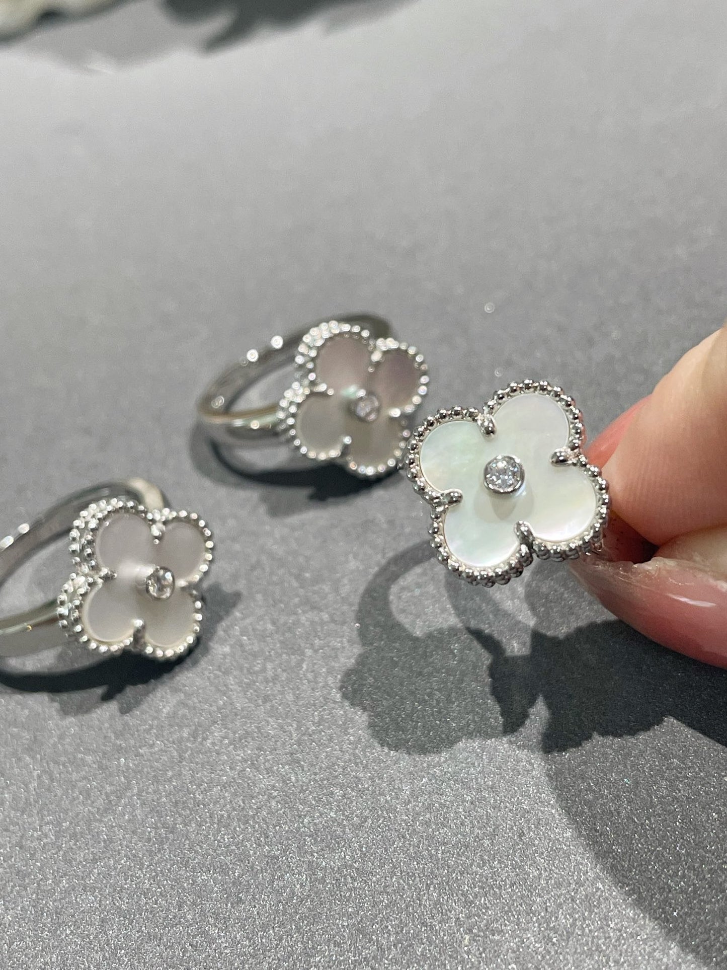 [vivabelle]CLOVER SILVER MOP DIAMOND RING