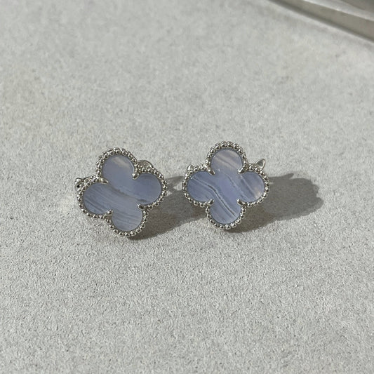 [vivabelle]CLOVER CHALCEDONY SILVER STUD EARRINGS