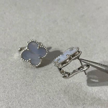 [vivabelle]CLOVER CHALCEDONY SILVER STUD EARRINGS