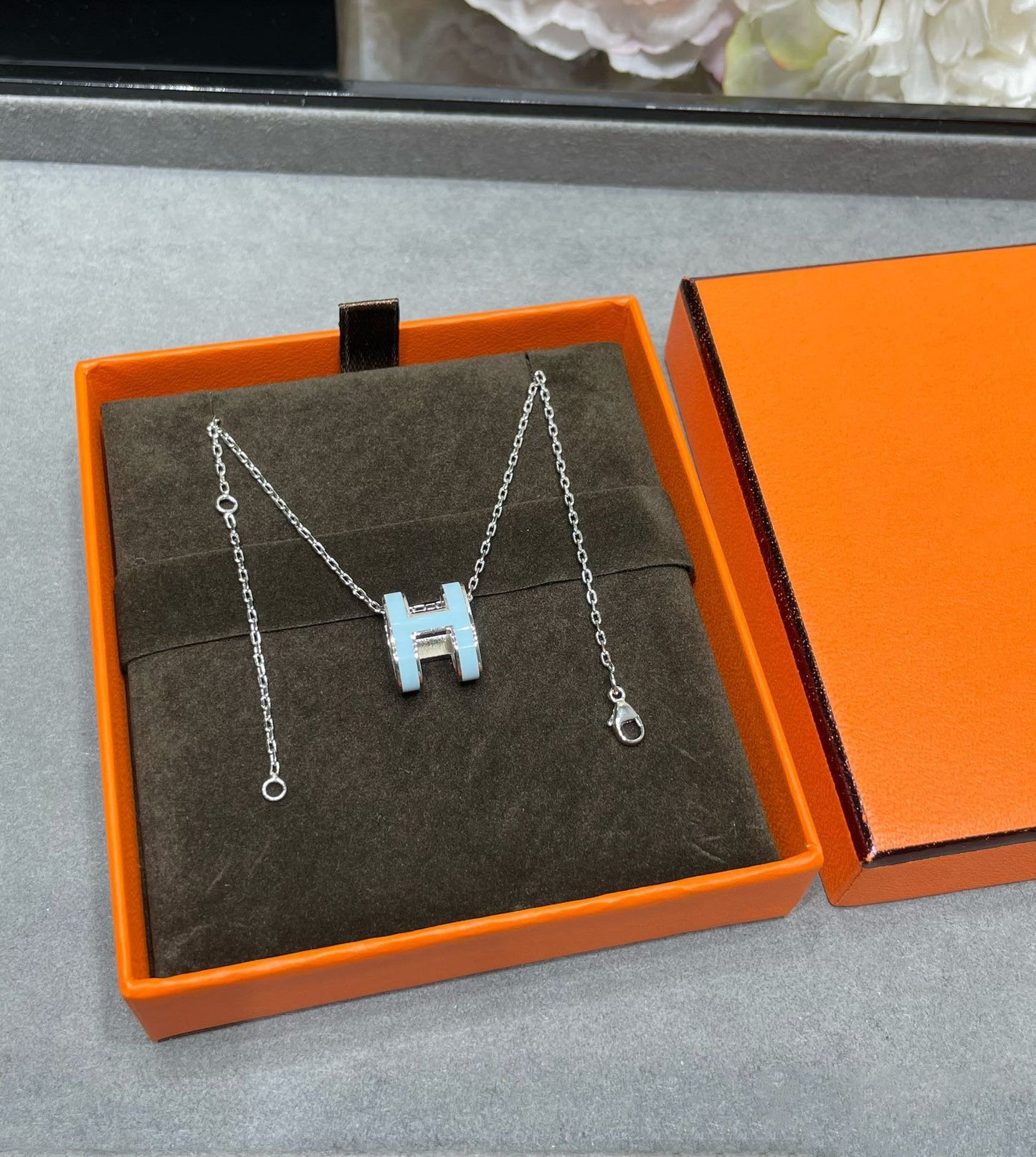 [vivabelle]POP H SKY BLUE NECKLACE