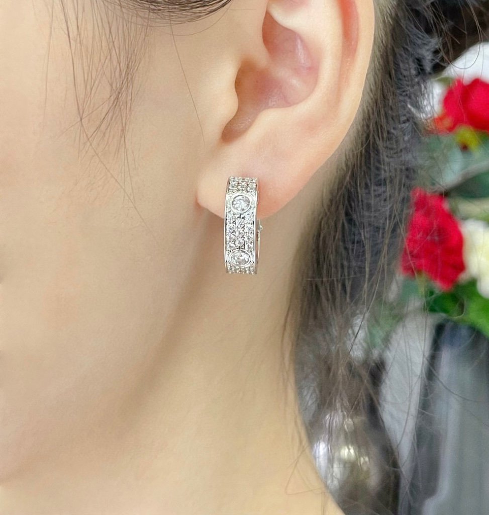[vivabelle]LOVE 5.5MM DIAMOND PAVED EARRINGS