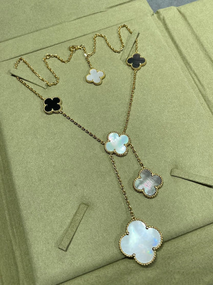 [vivabelle]CLOVER 6 MOTIF MOP ONYX GOLD NECKLACE