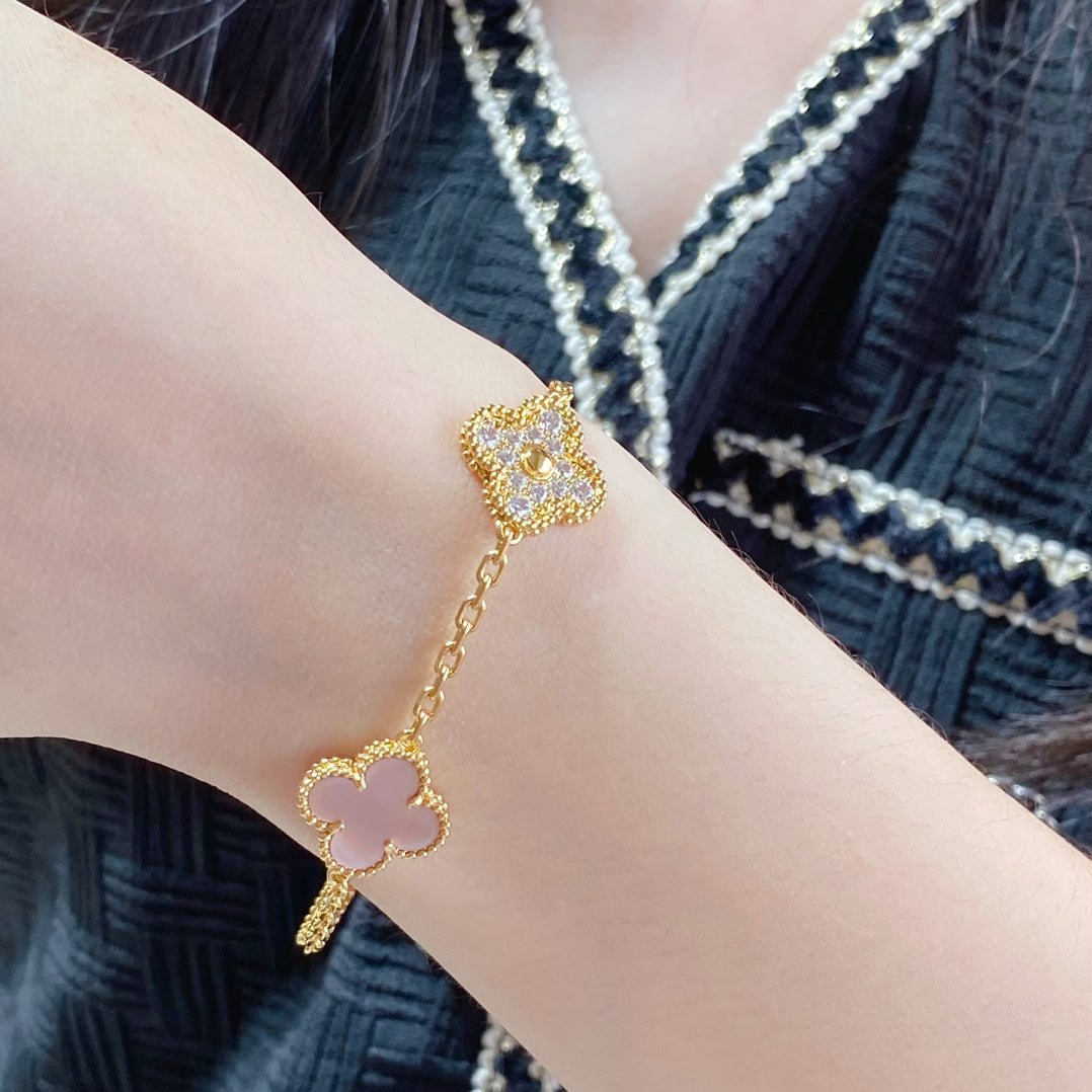 [vivabelle]CLOVER 5 MOTIF DIAMOND PINK MOP PINK GOLD BRACELET