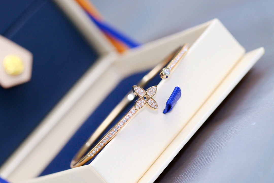 [vivabelle]IDYLLE PINK GOLD OPEN BRACELET DIAMOND PAVED