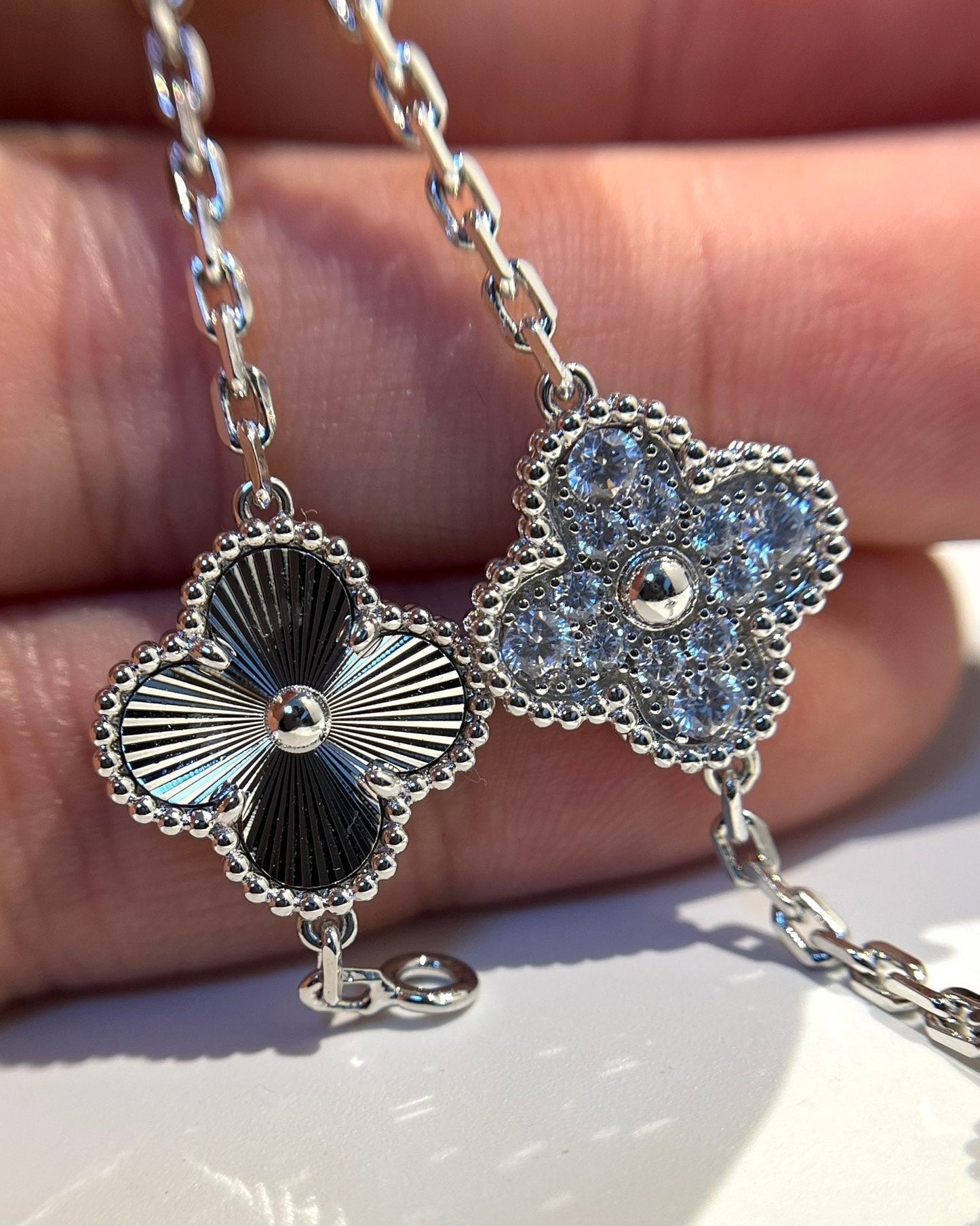 [vivabelle]CLOVER 5 MOTIF SILVER DIAMOND BRACELET