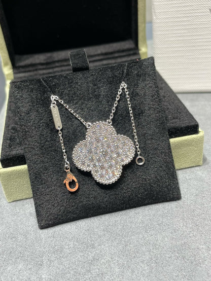 [vivabelle]CLOVER 25MM LARGE PENDANT DIAMOND PAVED SILVER NECKLACE