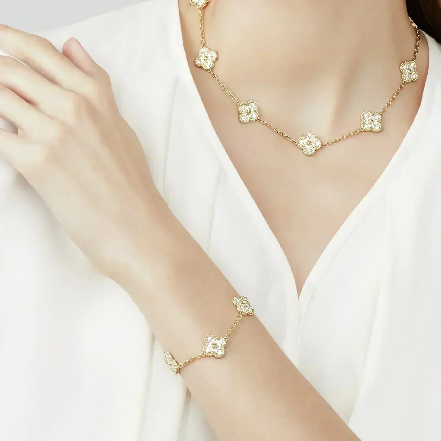 [vivabelle]CLOVER 5 MOTIFS  FULL DIAMOND BRACELET