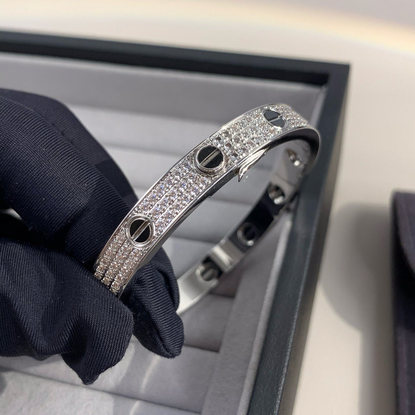 [vivabelle]LOVE BRACELET 6.1MM DIAMOND-PAVED CERAMIC