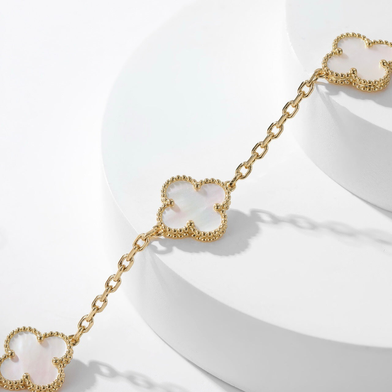 [vivabelle]CLOVER 10 MOTIFS WHITE MOTHER OF PEARL NECKLACE