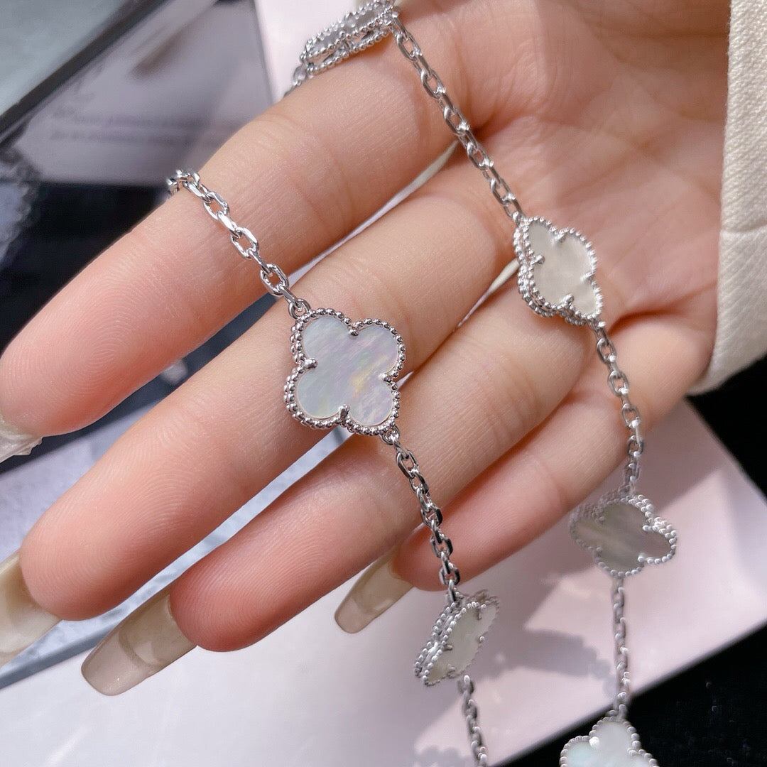 [vivabelle]CLOVER 10 MOTIFS WHITE MOTHER OF PEARL NECKLACE
