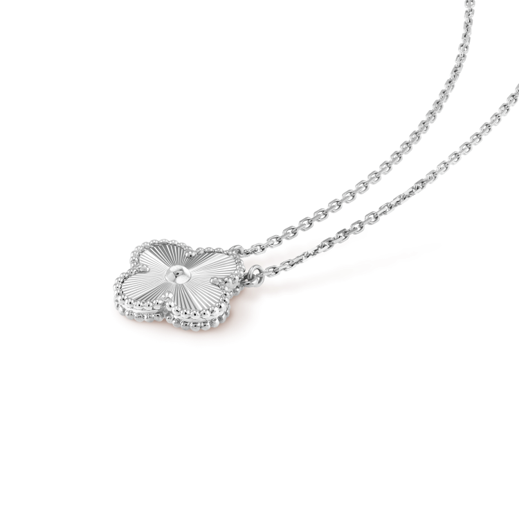 [vivabelle]CLOVER 15MM LASER NECKLACE SILVER
