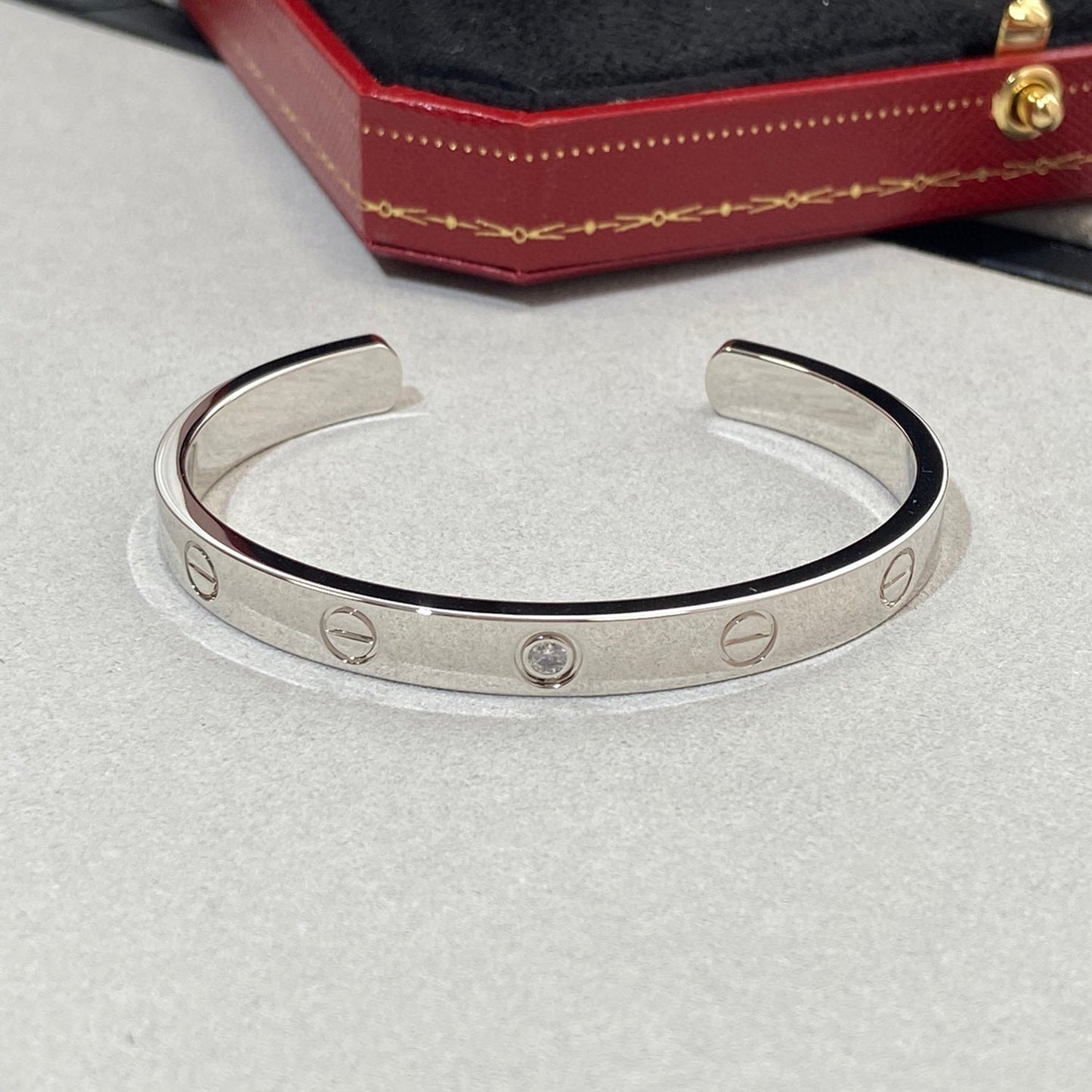 [vivabelle]LOVE BRACELET 6.1MM 1 DIAMOND OPEN CUFF