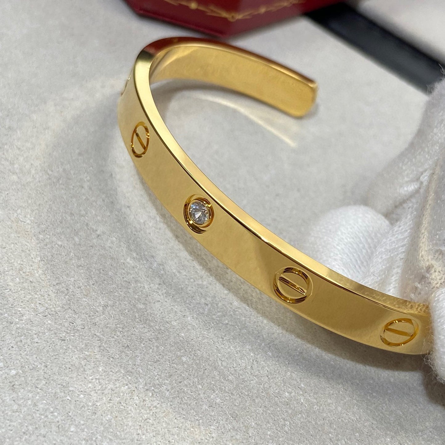 [vivabelle]LOVE BRACELET 6.1MM 1 DIAMOND OPEN CUFF