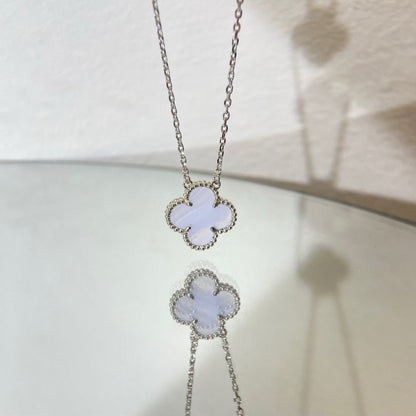 [vivabelle]CLOVER 15MM BLUE CHALCEDONY NECKLACE SILVER
