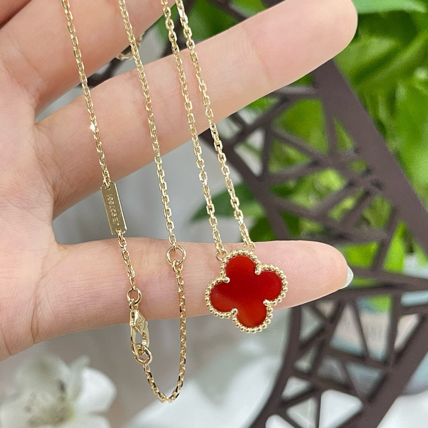 [vivabelle]CLOVER 15MM CARNELIAN SINGLE FLOWER NECKLACE