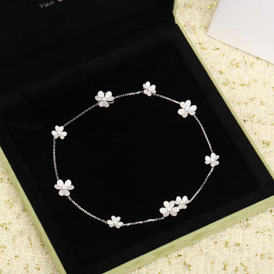 [vivabelle]FRIVOLE SILVER 9 FLOWERS NECKLACE