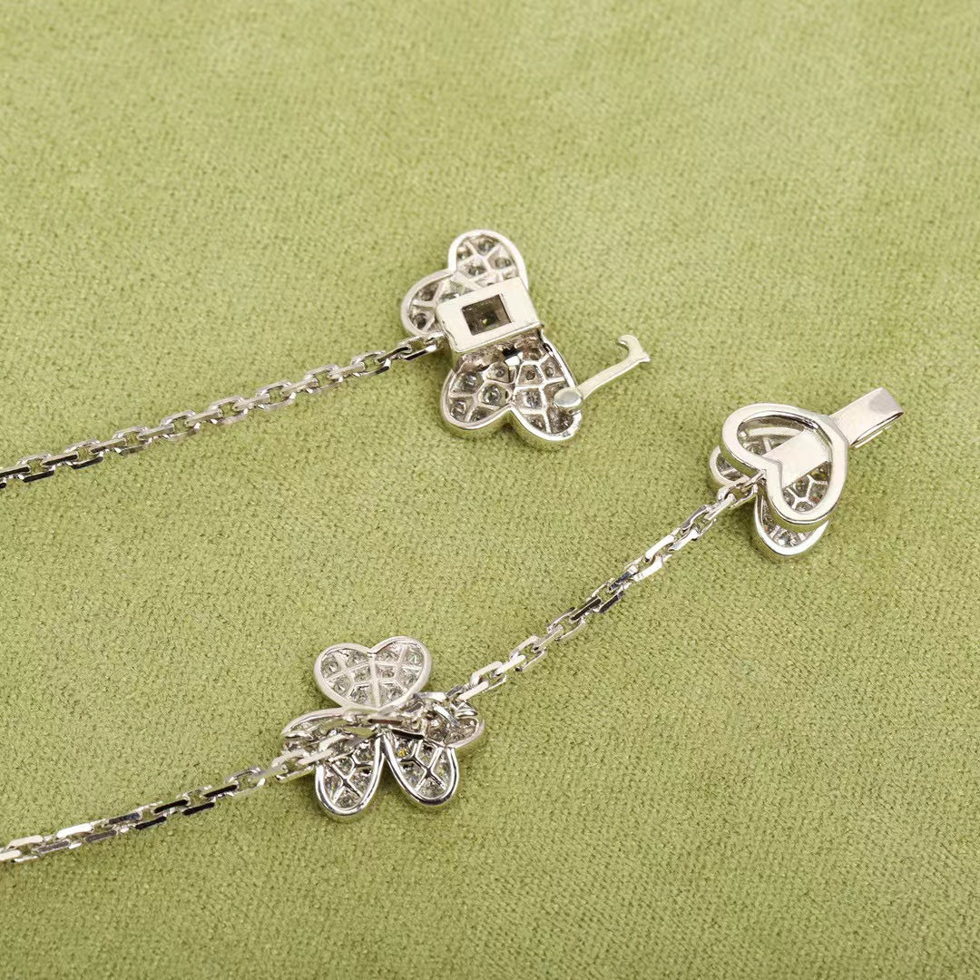 [vivabelle]FRIVOLE SILVER 9 FLOWERS NECKLACE