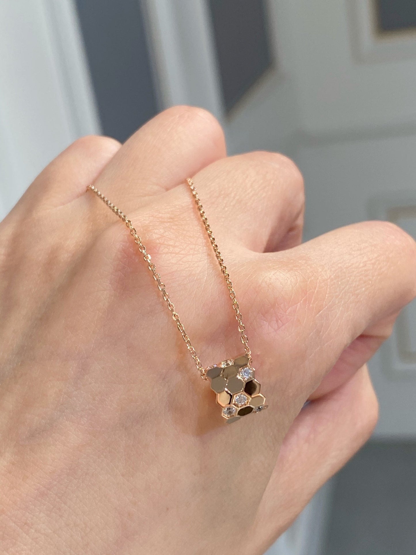 [vivabelle]BEE LOVE DIAMOND NECKLACE