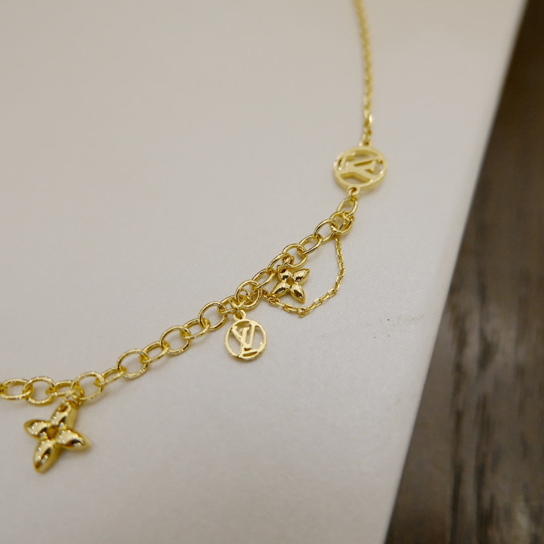 [vivabelle]BLOOMING SUPPLE NECKLACE BRASS