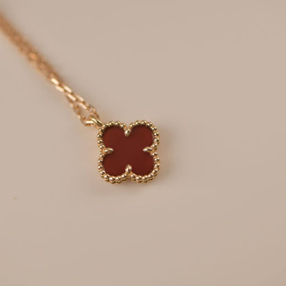 [vivabelle]CLOVER MINI 9.5MM WHITE CARNELIANS NECKLACE