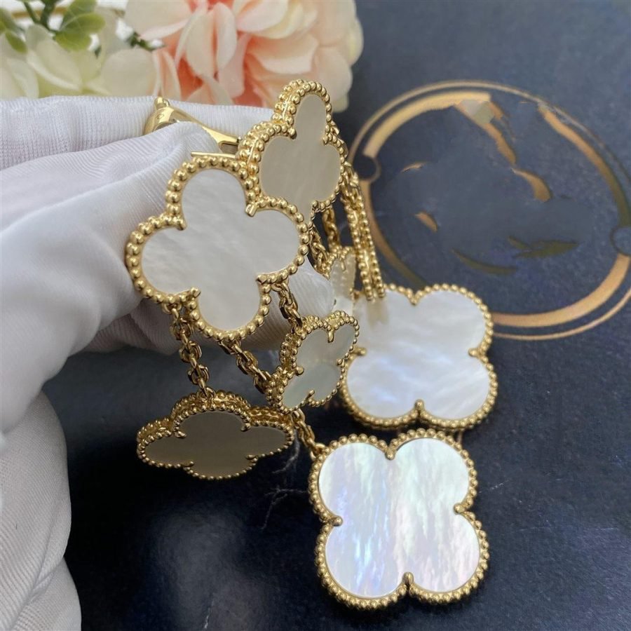 [vivabelle]CLOVER EARRINGS WHITE MOP 4 MOTIFS GOLD