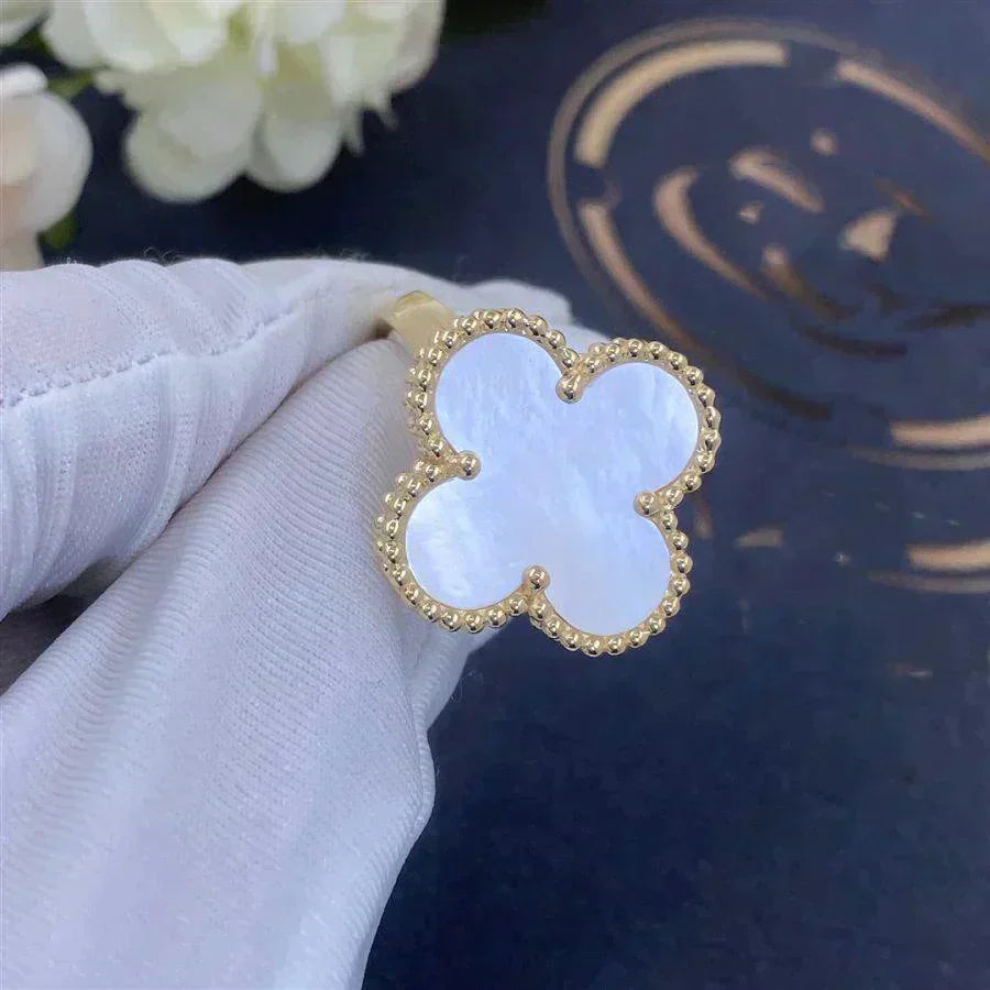 [vivabelle]CLOVER WHITE MOP RING