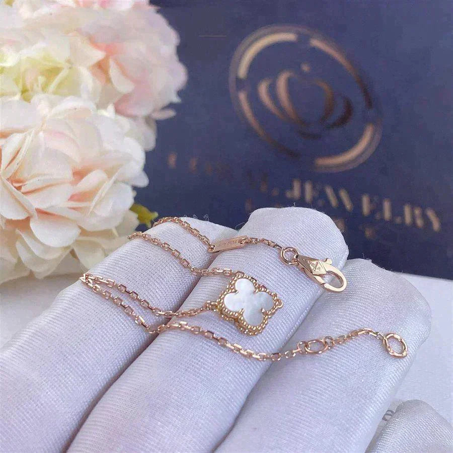 [vivabelle]CLOVER WHITE MOP SINGLE FLOWER BRACELET