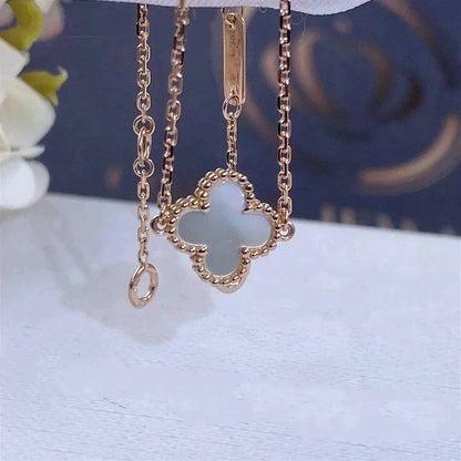 [vivabelle]CLOVER WHITE MOP SINGLE FLOWER BRACELET