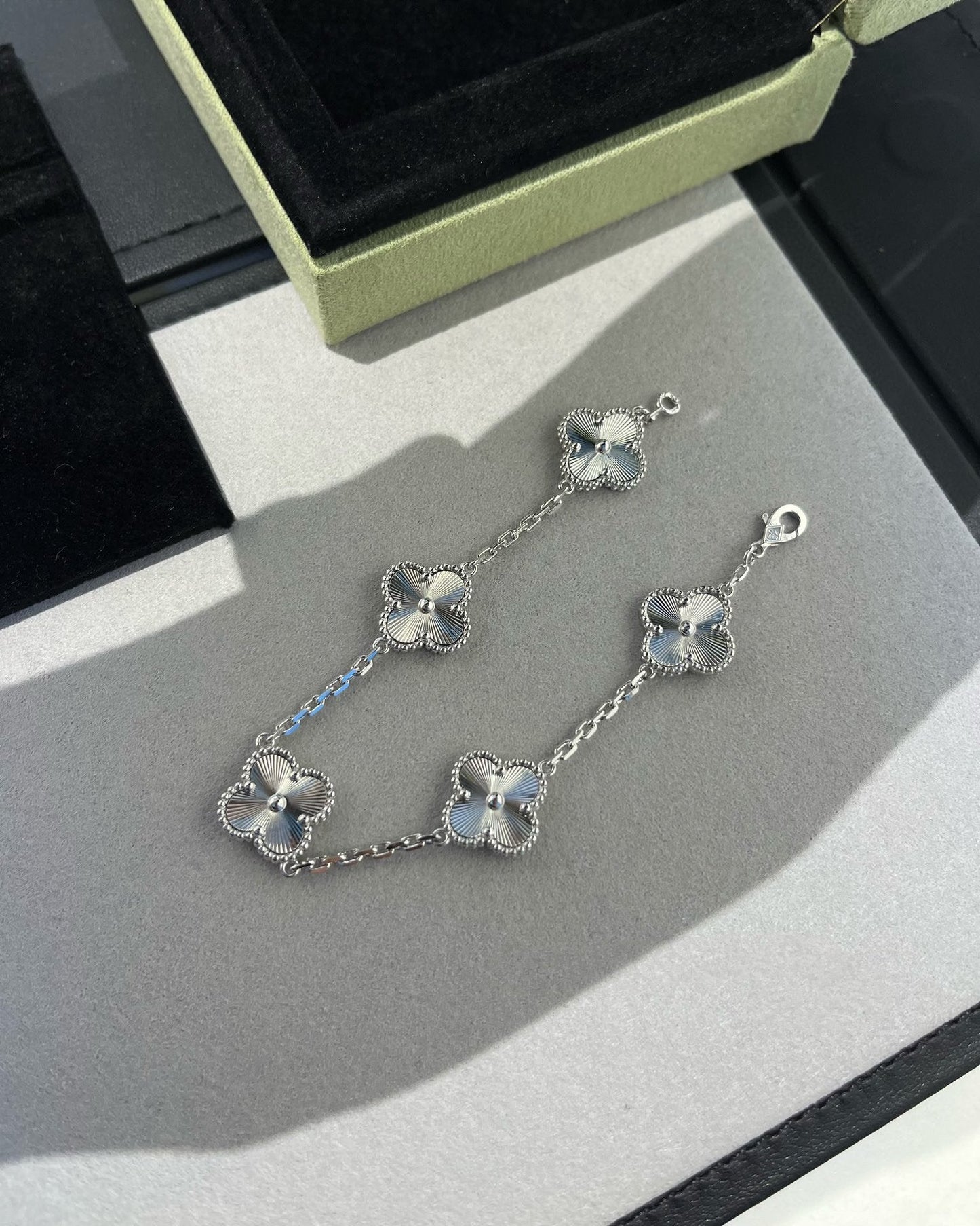 [vivabelle]CLOVER SILVER 5 MOTIFS BRACELET